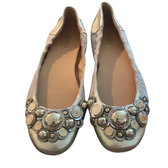 COACH Q499 Gold Venus flat US 6.5 EUC - Picture 1 of 6